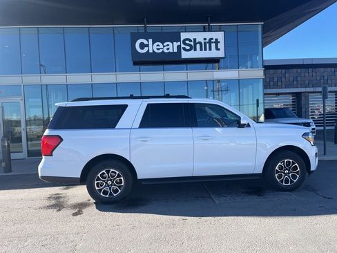 Used 2024 Ford Expedition Max XLT image 7