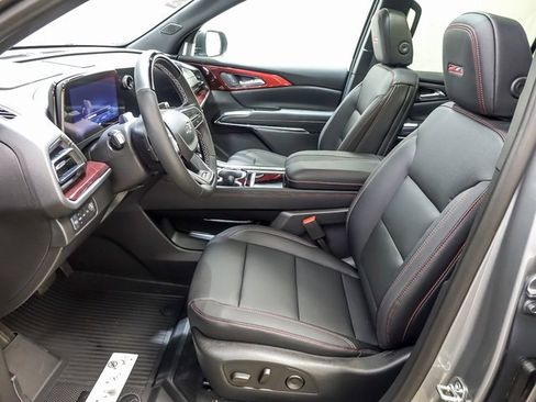 New 2026 Chevrolet Traverse Z71 w/ Enhanced Driving Package image 8