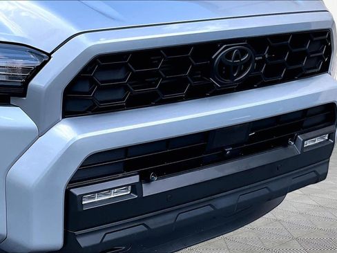 Used 2025 Toyota 4Runner TRD Off-Road Premium AWD/4WD image 30