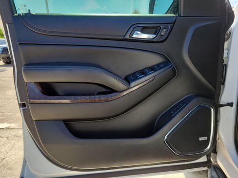 Used 2015 Chevrolet Tahoe LT RWD image 14