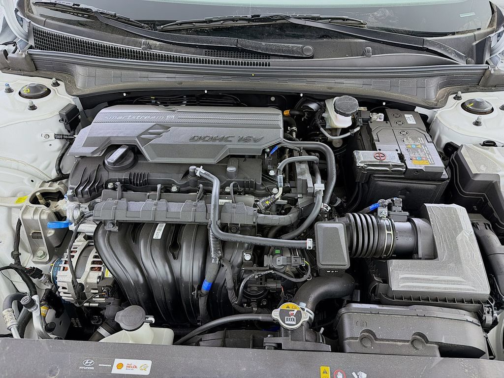 Used 2025 Hyundai Elantra Sport FWD image 31