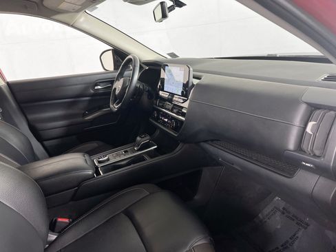 Used 2023 Nissan Pathfinder SL w/ Black Appearance Package AWD/4WD image 30