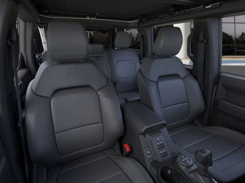New 2025 Ford Bronco Badlands image 10