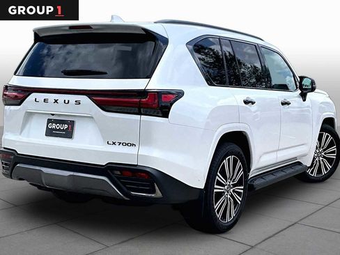 Certified 2026 Lexus LX 700h Luxury w/ Appearance Package AWD/4WD image 11