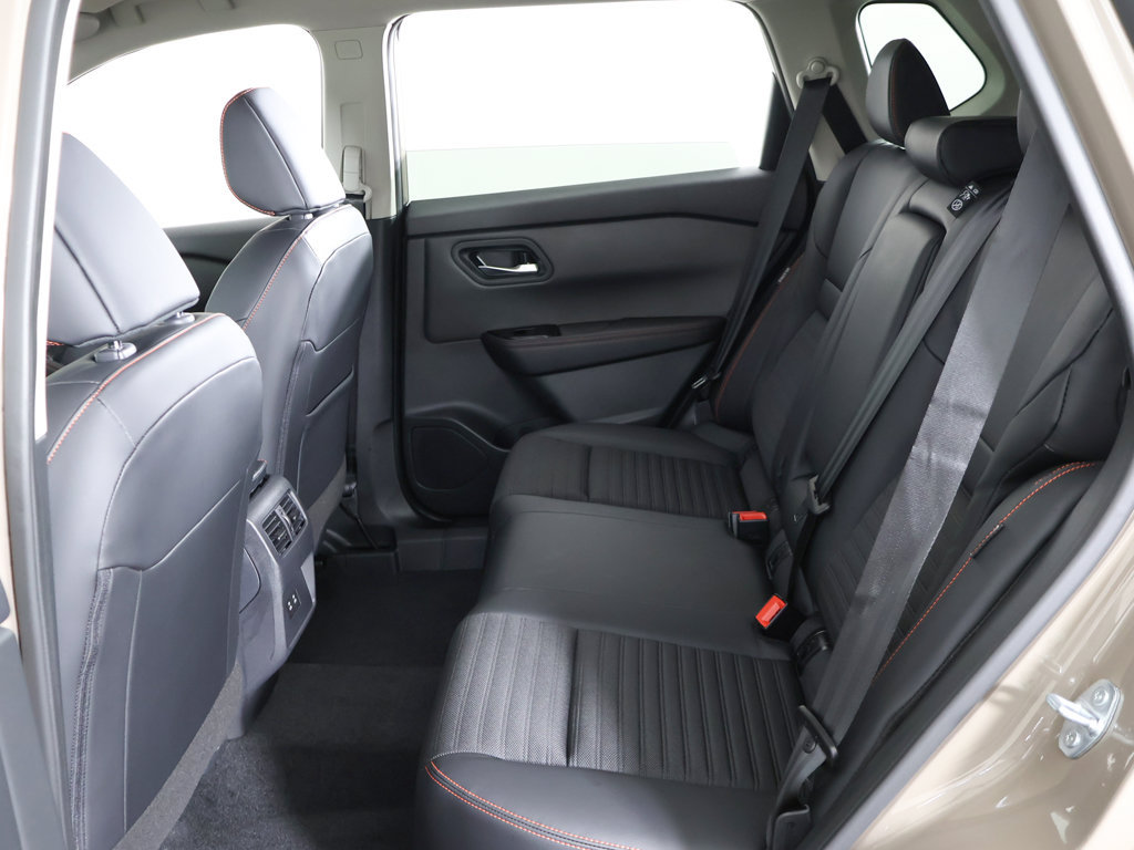 Used 2026 Nissan Rogue SV AWD/4WD image 32