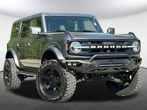 Used 2024 Ford Bronco Outer Banks AWD/4WD image 2