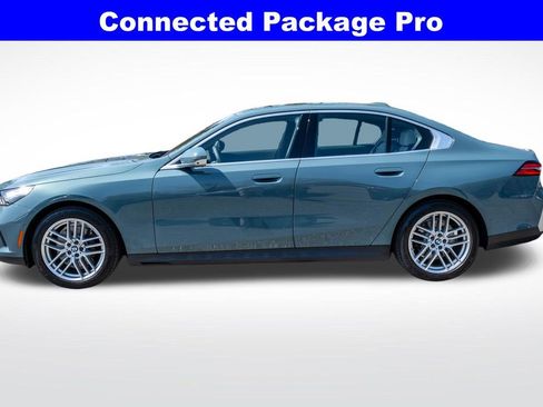 Used 2025 BMW 530i xDrive w/ Premium Package AWD/4WD image 5