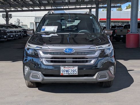 Used 2025 Subaru Forester Limited image 2