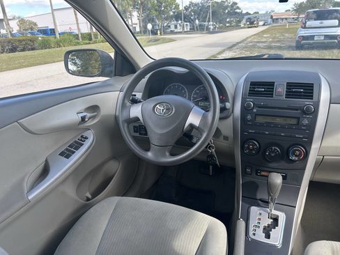 Used 2010 Toyota Corolla LE image 18