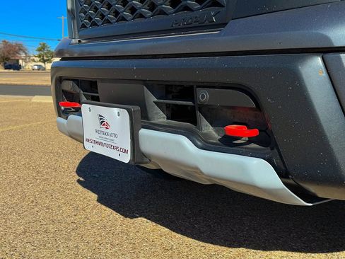 Used 2021 Nissan Titan PRO-4X w/ Pro-4x Convenience Package image 2