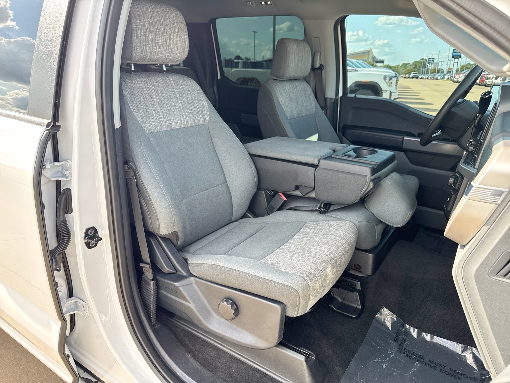 Used 2023 Ford F150 XLT AWD/4WD image 23