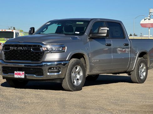 New 2026 RAM 1500 4x4 Crew Cab image 7