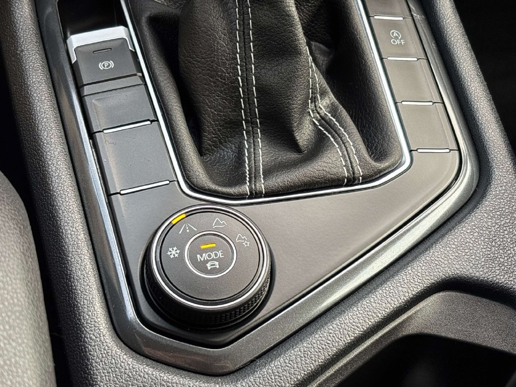Certified 2023 Volkswagen Tiguan SE AWD/4WD image 23