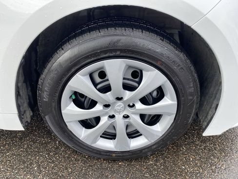 Used 2024 Toyota Corolla LE image 18