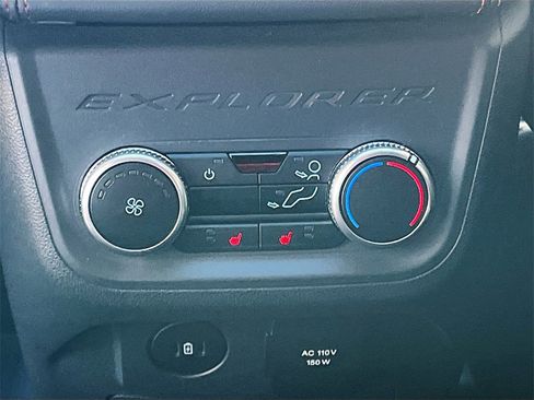 Used 2025 Ford Explorer ST image 27