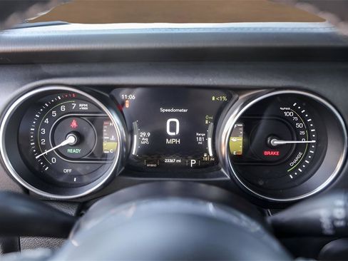 Used 2022 Jeep Wrangler Unlimited Sahara w/ Cold Weather Group image 11