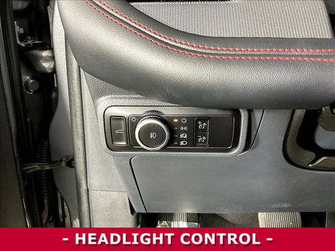 Used 2025 Ford Explorer ST-Line AWD/4WD image 37