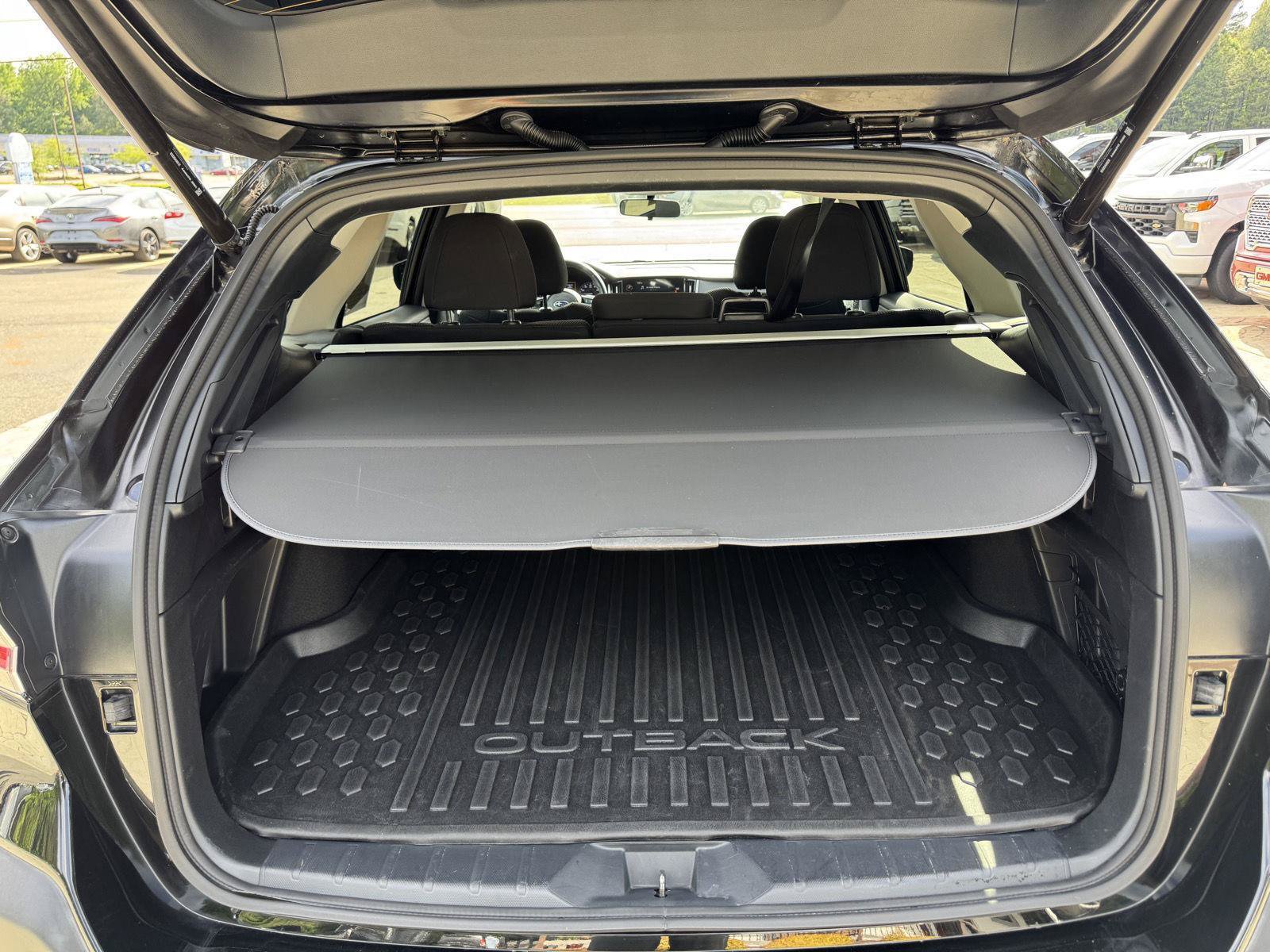 Used 2024 Subaru Outback Premium AWD/4WD image 11