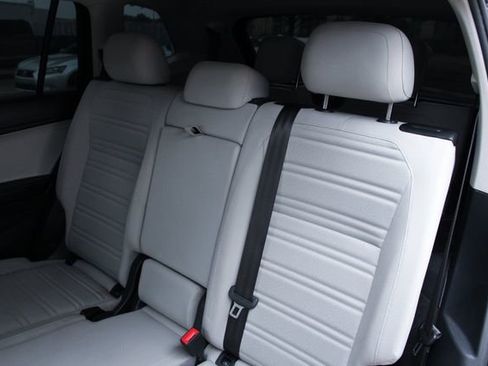 Used 2024 Volkswagen Tiguan S image 40