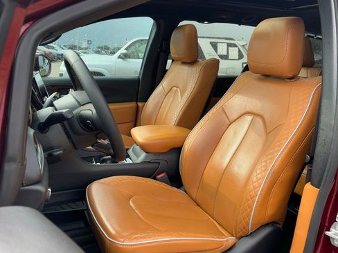 Used 2022 Chrysler Pacifica Pinnacle image 13