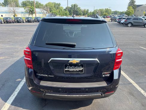 Used 2017 Chevrolet Equinox Premier w/ Enhanced Convenience Package AWD/4WD image 4