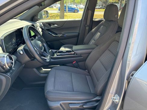 Used 2025 Chevrolet Equinox LT image 31