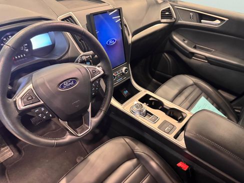 Certified 2024 Ford Edge SEL image 10
