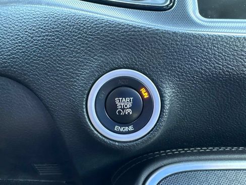 Used 2015 Dodge Challenger R/T Plus RWD image 7