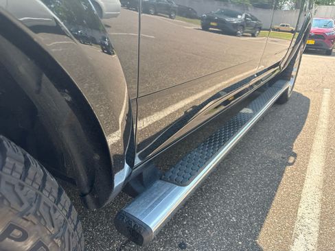 Used 2017 RAM 1500 Laramie w/ Convenience Group AWD/4WD image 5
