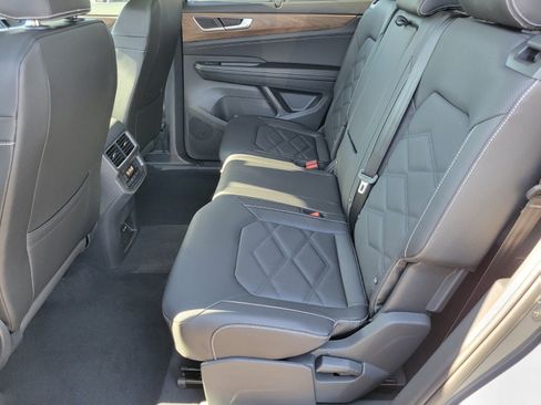 New 2026 Volkswagen Atlas SE FWD image 8