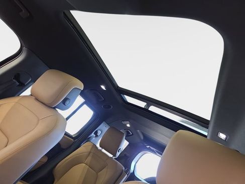 New 2026 Land Rover Defender 130 X-Dynamic SE AWD/4WD image 20