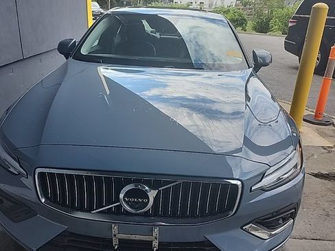 Used 2022 Volvo S60 B5 Inscription AWD/4WD image 1