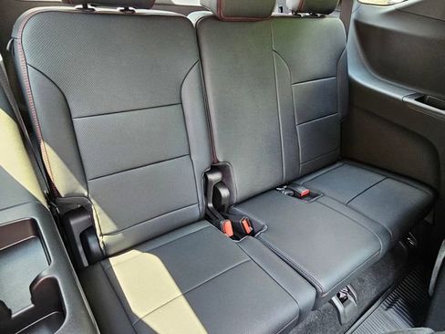 New 2025 Chevrolet Traverse RS w/ LPO, Floor Liner Package image 20