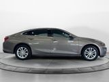 Used 2018 Chevrolet Malibu LT image 2
