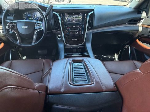 Used 2019 Cadillac Escalade Luxury image 20