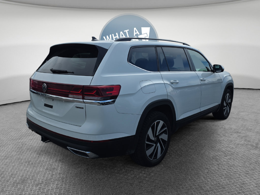 Used 2025 Volkswagen Atlas SE AWD/4WD image 3