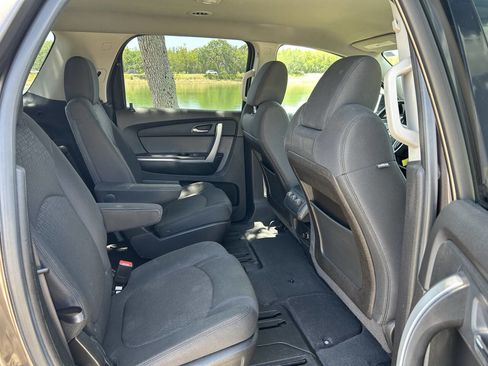 Used 2011 GMC Acadia SLE FWD image 21