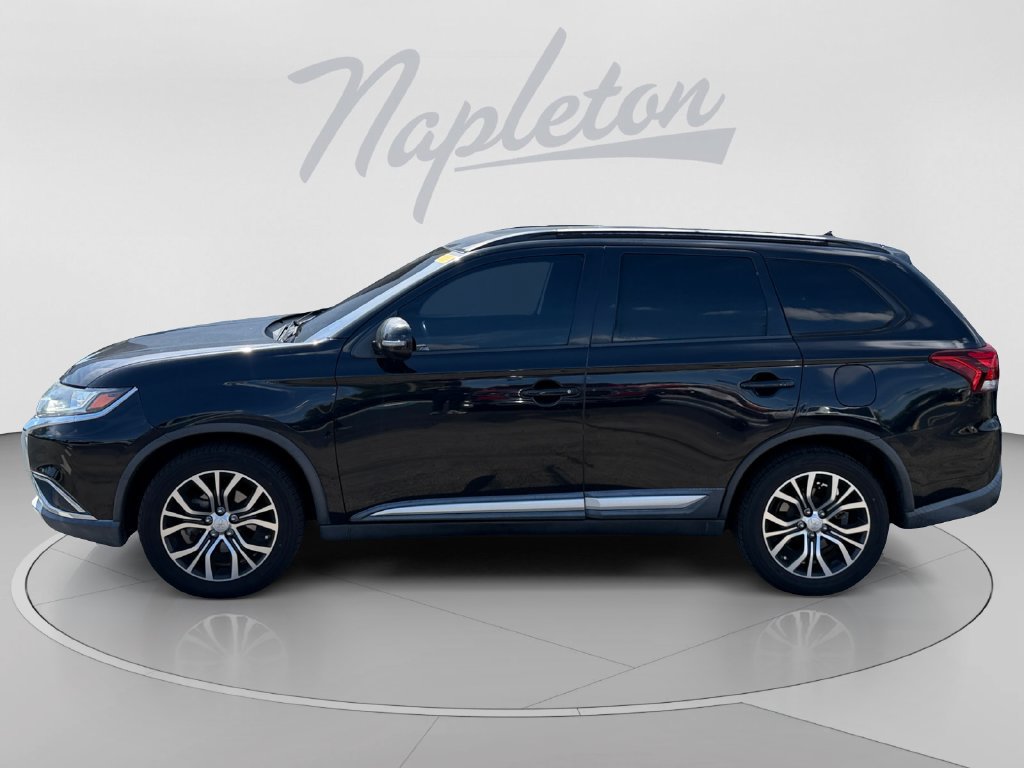 Used 2016 Mitsubishi Outlander SEL FWD image 2