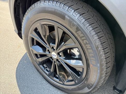 Used 2024 Ford Explorer Limited image 37