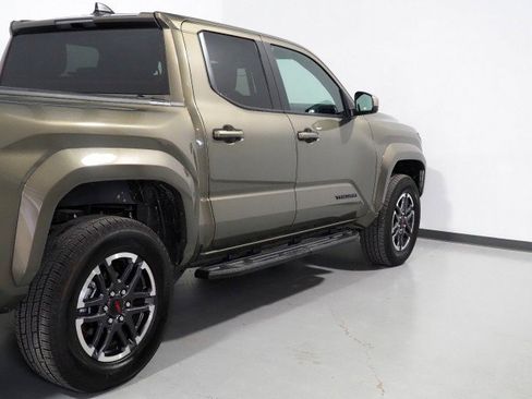 Used 2025 Toyota Tacoma TRD Sport image 46