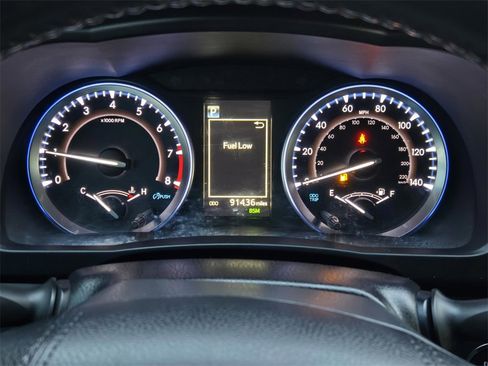 Used 2019 Toyota Highlander SE w/ Protection Package #3 image 25