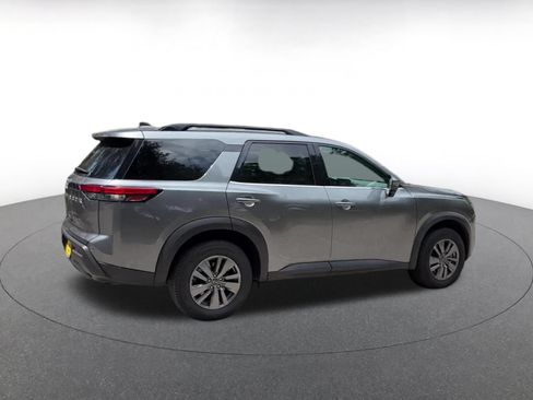 Used 2025 Nissan Pathfinder SV FWD image 14