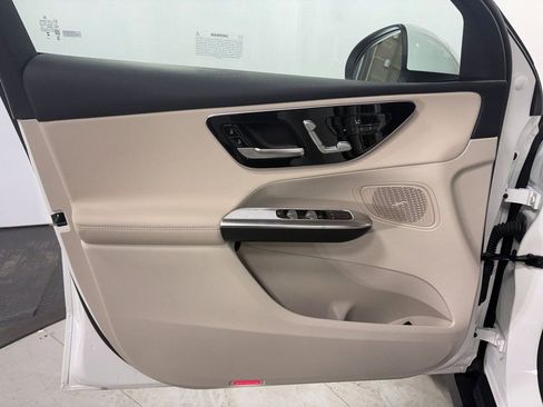 Certified 2025 Mercedes-Benz GLC 300 4MATIC image 5