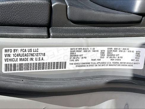 Used 2022 Jeep Grand Cherokee Laredo X RWD image 32