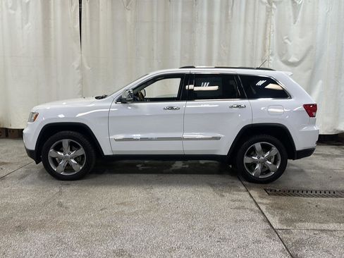 Used 2013 Jeep Grand Cherokee Overland w/ Advance Technology Group image 2