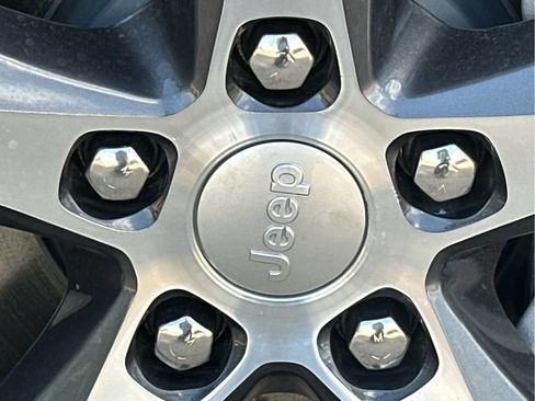 New 2025 Jeep Grand Cherokee Limited w/ Luxury Tech Group II image 13