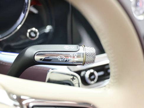 Used 2022 Bentley Flying Spur V8 AWD/4WD image 36