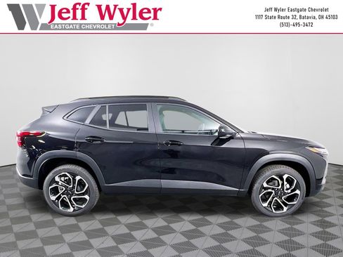 New 2026 Chevrolet Trax RS FWD image 30