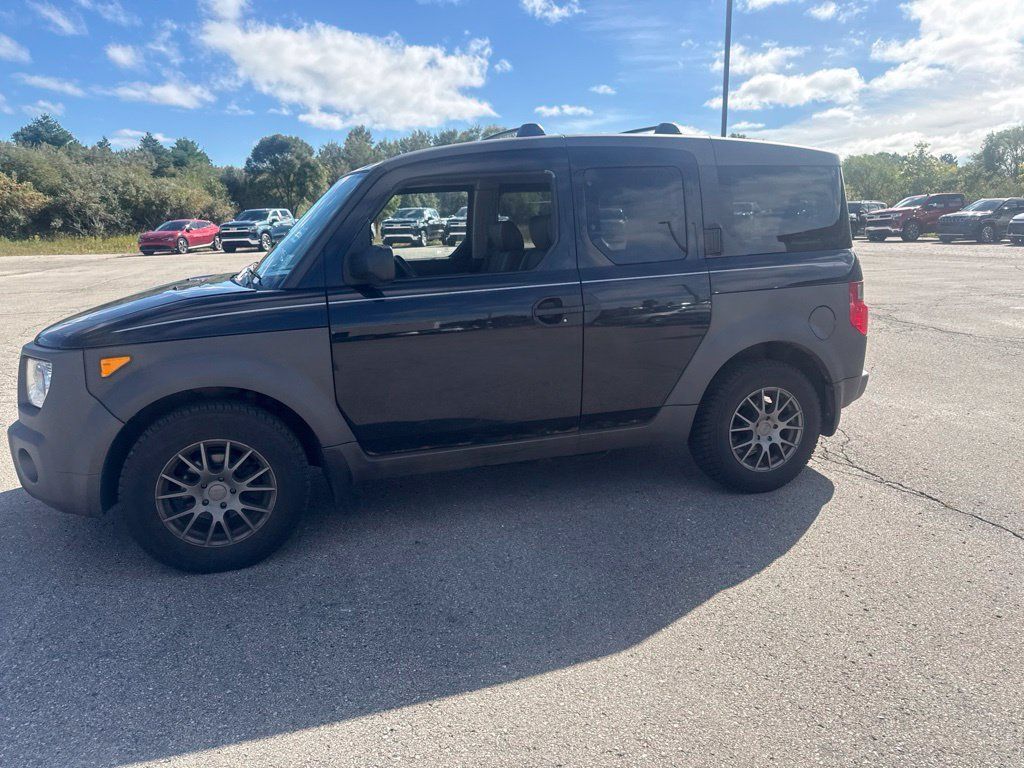 Used 2004 Honda Element EX image 2