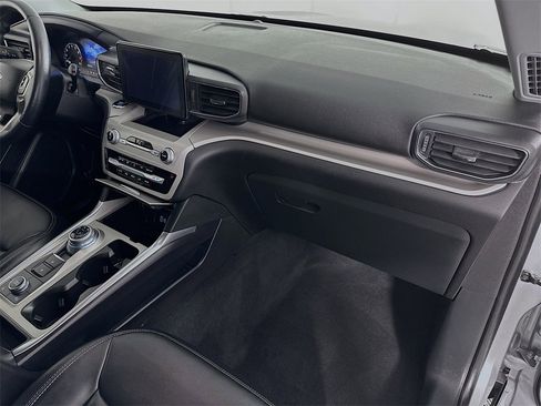 Used 2023 Ford Explorer XLT w/ Equipment Group 202A image 28